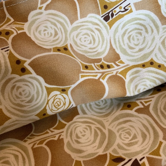 Reversible Tote Bag with removable pin brooch - Picture 7 of 10